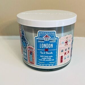 New Bath & Body Works London Tea & Biscuits Scented 3-Wick Candle